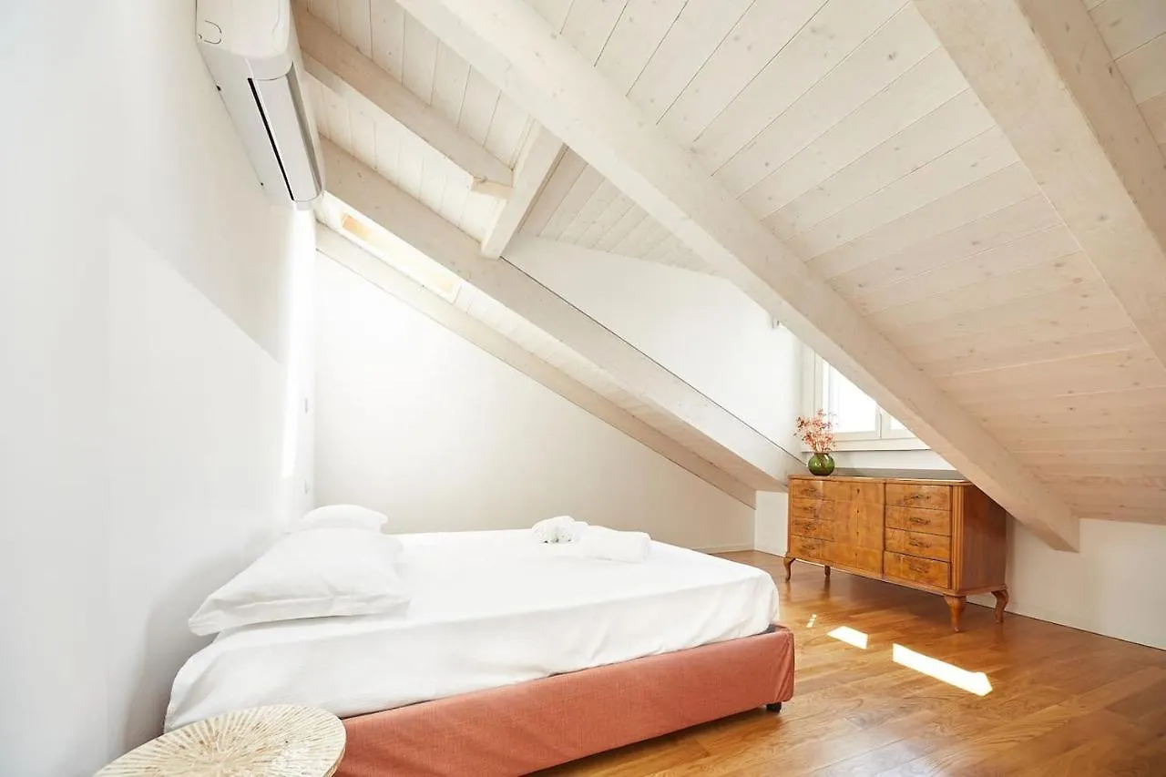 The Attic 18 Apartment Milan